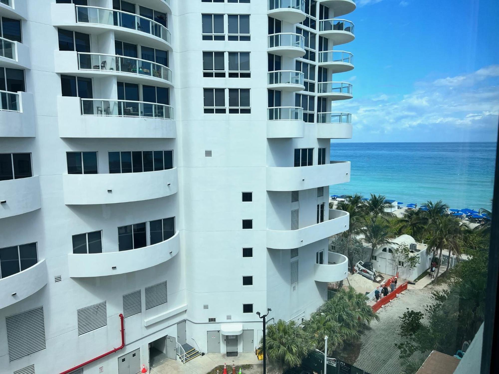 Ocean Front Units At Miami Beach Exterior photo