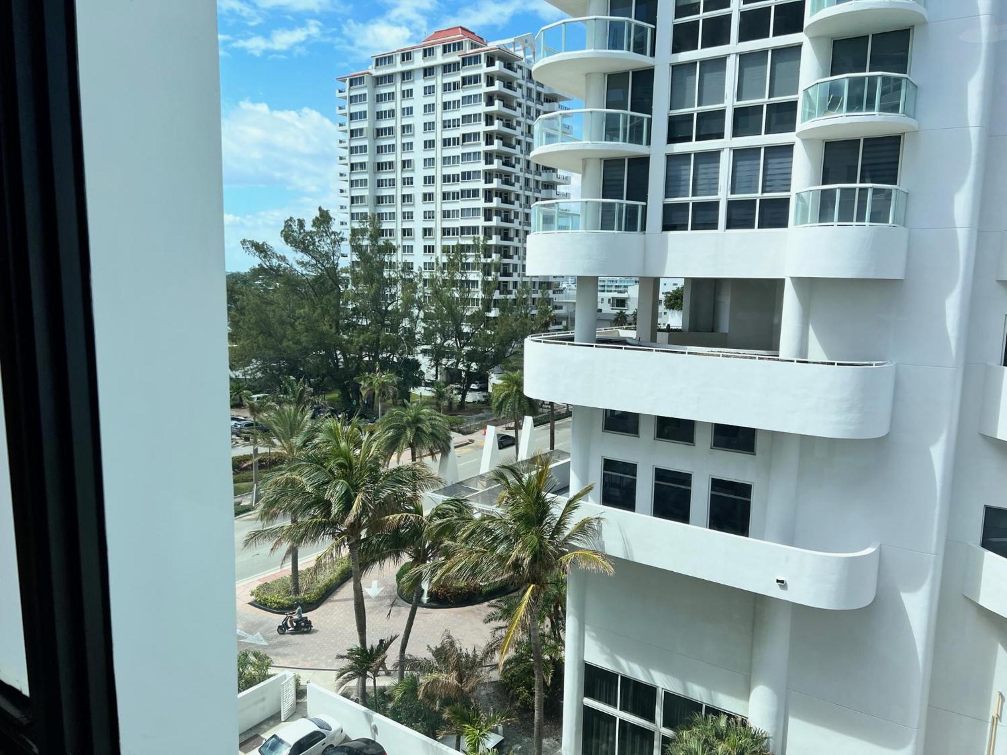 Ocean Front Units At Miami Beach Exterior photo